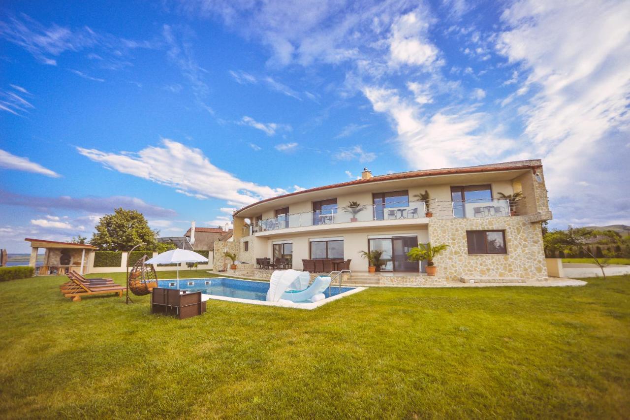Casa Miralago Boutique Adults Only Tulcea Exterior photo